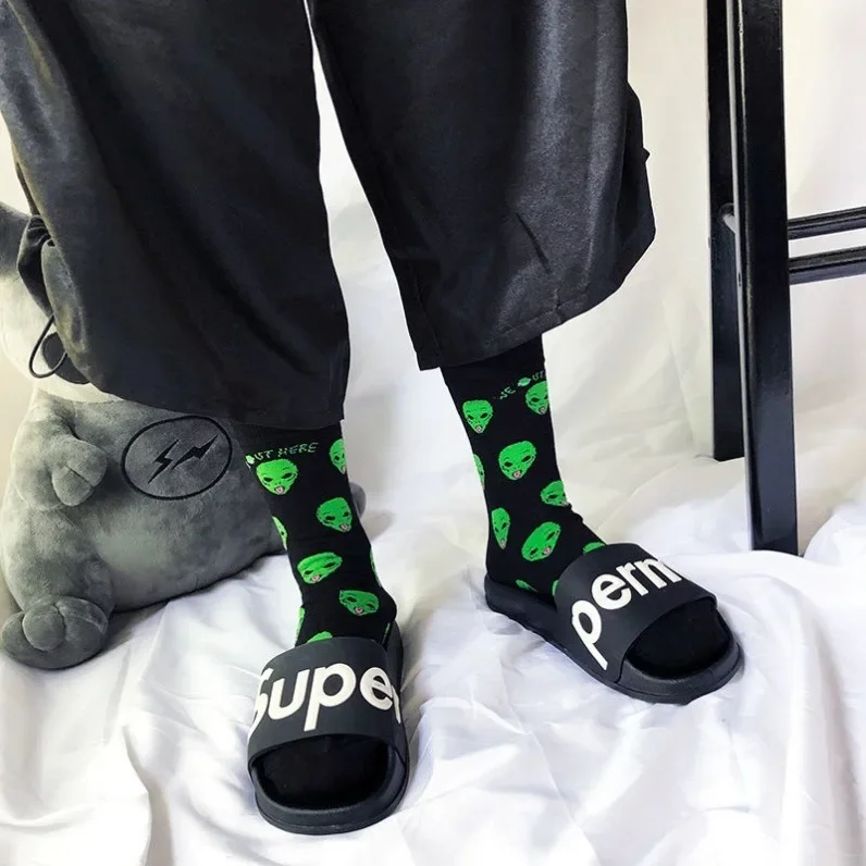 Calcetines de algodón transpirables con diseño de Alien Planet para mujer, calcetín Unisex de divertida caricatura de gato creativo, 1 par, Otoño e Invierno - Imagen 2